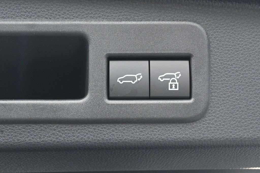 Certified 2026 Toyota 4Runner Platinum AWD/4WD image 34