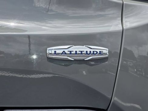 Used 2021 Jeep Renegade Latitude FWD image 30