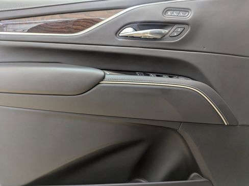 Certified 2022 Cadillac Escalade Sport Platinum w/ Heavy-Duty Trailer Package image 13