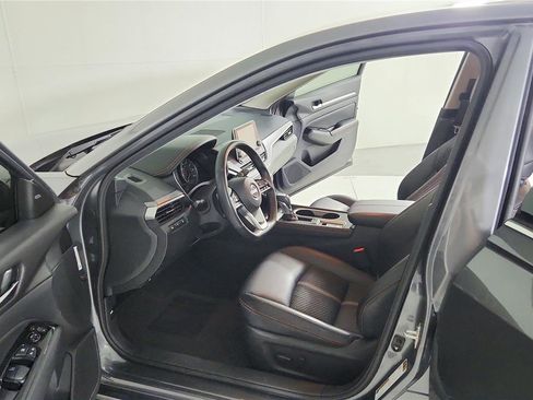 Certified 2024 Nissan Altima 2.5 SR AWD/4WD image 8
