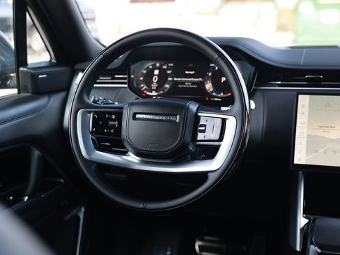 Used 2025 Land Rover Range Rover Long Wheelbase SE AWD/4WD image 25