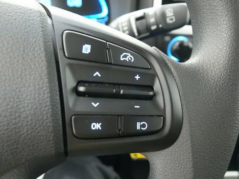 Used 2026 Hyundai Venue SE FWD image 31