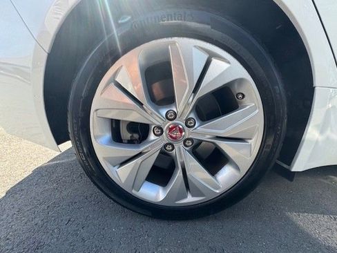 Used 2020 Jaguar XE S image 14