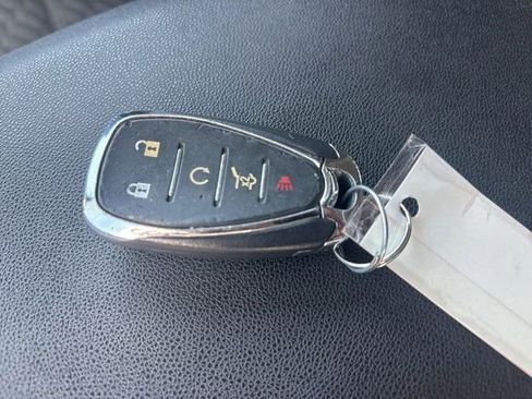 Used 2020 Chevrolet Equinox LT image 51