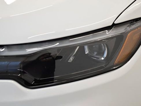 Used 2022 Jeep Compass Latitude w/ Sun and Sound Group image 17