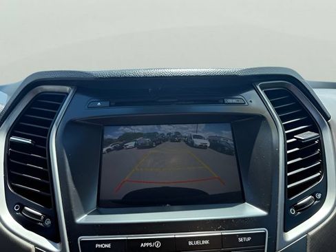 Used 2017 Hyundai Santa Fe SE AWD/4WD image 16