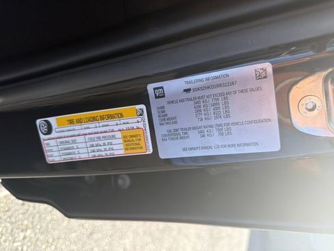 Used 2024 GMC Yukon XL AT4 w/ AT4 Premium Package AWD/4WD image 29