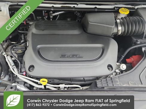 Certified 2025 Chrysler Pacifica Limited image 35