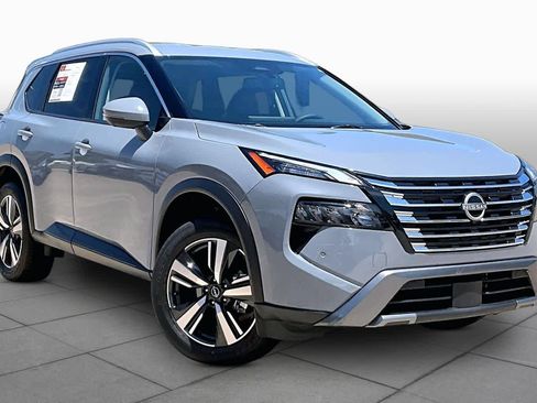 Used 2025 Nissan Rogue SL AWD/4WD image 3