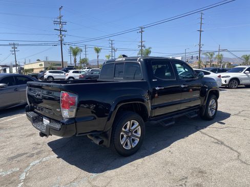 Used 2016 Toyota Tacoma Limited w/ Towing Package RWD image 9