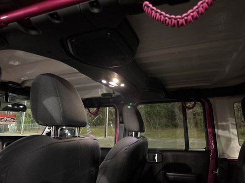 Used 2021 Jeep Wrangler Unlimited Sport image 19