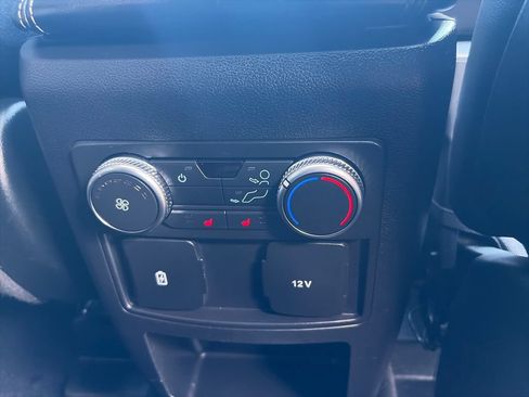 Used 2020 Ford Explorer XLT w/ Equipment Group 202A AWD/4WD image 34