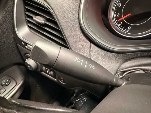 Used 2020 Jeep Cherokee Trailhawk w/ Comfort & Convenience Group AWD/4WD image 29