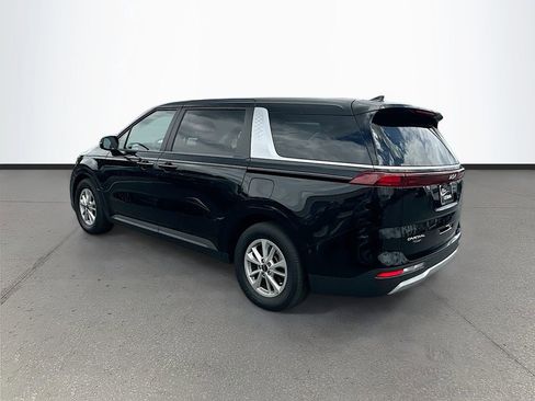 Used 2024 Kia Carnival LX FWD image 5