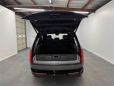 Used 2023 Land Rover Range Rover SE image 13