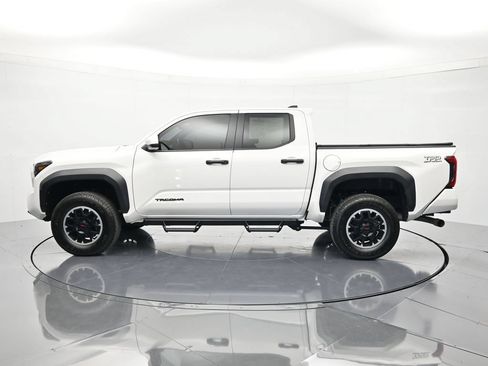 Used 2024 Toyota Tacoma TRD Off-Road AWD/4WD image 8