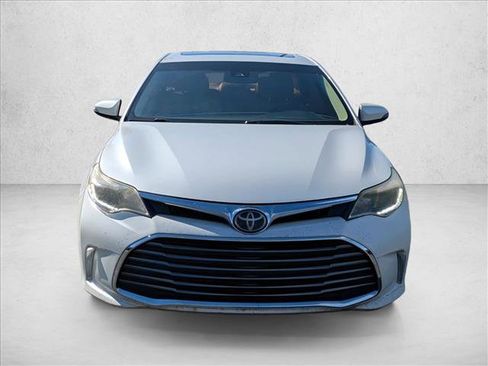 Used 2016 Toyota Avalon Limited image 2