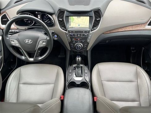Used 2018 Hyundai Santa Fe Limited image 11