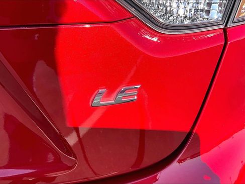 Used 2020 Toyota Corolla LE image 27