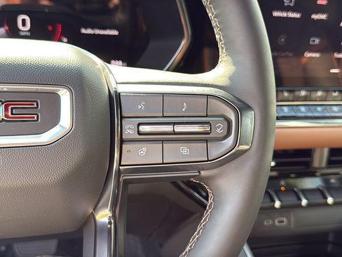 New 2026 GMC Canyon AT4 w/ AT4 Premium Package AWD/4WD image 12