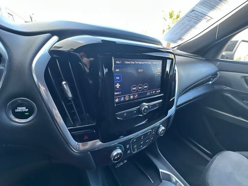 Used 2023 Chevrolet Traverse LT FWD image 42