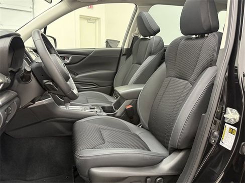 Used 2023 Subaru Forester Premium image 13