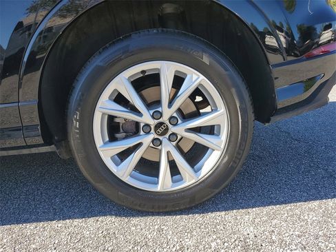 Used 2024 Audi Q3 2.0T Premium Plus image 12