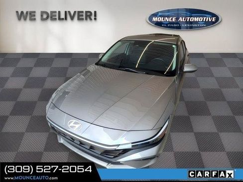 Used 2024 Hyundai Elantra SE FWD image 3