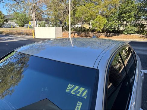 Used 2018 BMW 330i Sedan RWD image 12