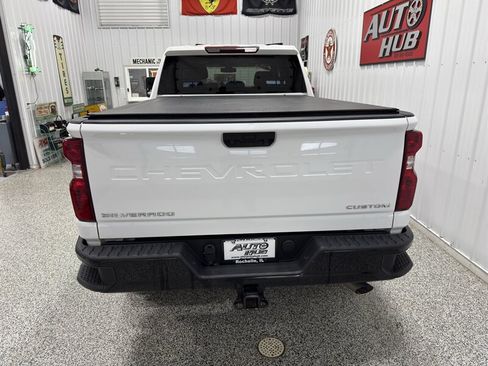 Used 2022 Chevrolet Silverado 2500 Custom w/ Custom Value Package AWD/4WD image 18