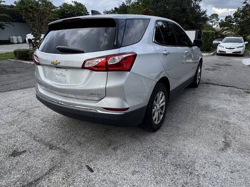 Used 2019 Chevrolet Equinox LT w/ Driver Convenience Package AWD/4WD image 2