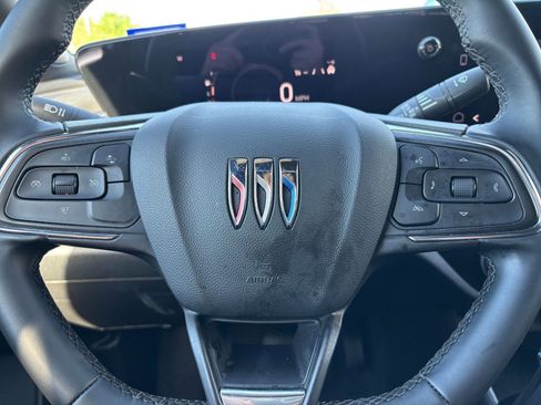 Used 2025 Buick Envista Sport Touring image 27