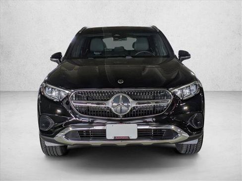 Certified 2025 Mercedes-Benz GLC 300 GLC 300 image 2