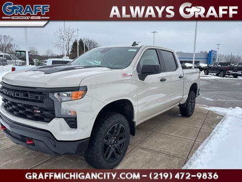 New 2026 Chevrolet Silverado 1500 Custom Trail Boss AWD/4WD image 1