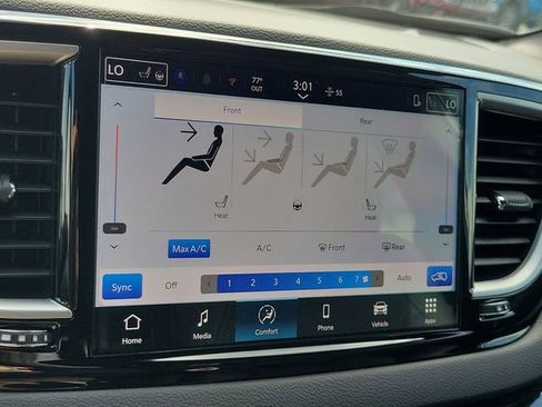 New 2026 Chrysler Voyager LX image 22