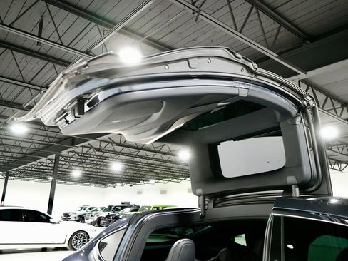 Used 2018 Tesla Model X 75D image 31