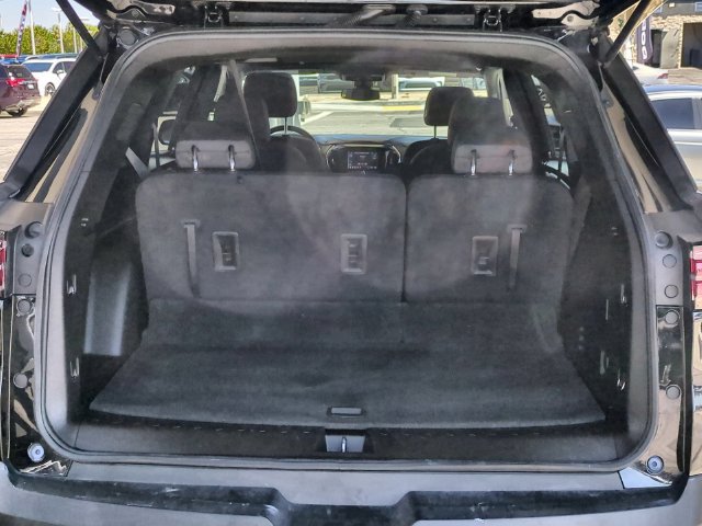 Used 2023 Chevrolet Traverse LT w/ LPO, Cargo Package FWD image 30