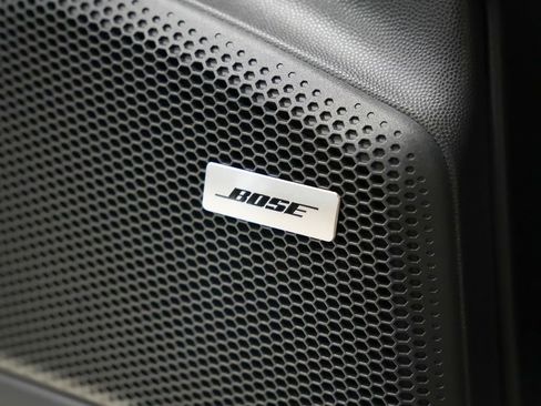 Certified 2025 Porsche Macan Electric RWD image 18