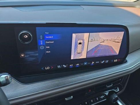 Certified 2025 Chevrolet Suburban High Country image 24