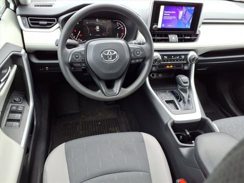 Used 2024 Toyota RAV4 XLE image 4