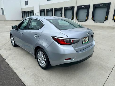 Used 2017 Toyota Yaris iA FWD image 3