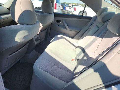 Used 2011 Toyota Camry LE image 6