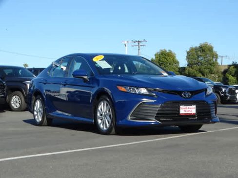 Certified 2023 Toyota Camry LE image 1