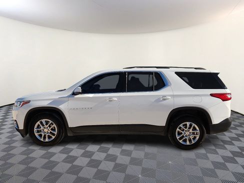 Used 2020 Chevrolet Traverse LT image 2
