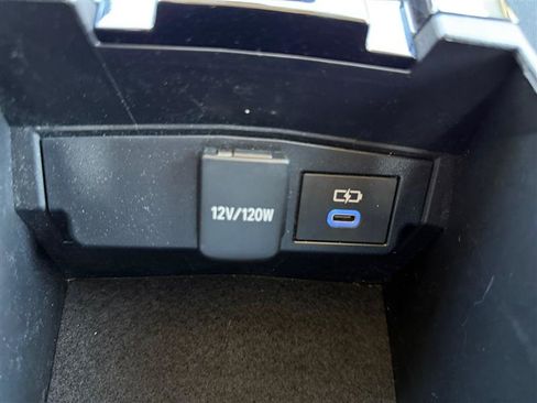 Used 2022 Toyota Corolla LE image 21