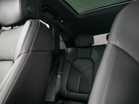 New 2026 Porsche Macan image 36