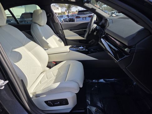 Used 2026 BMW 530i w/ M Sport Package image 17