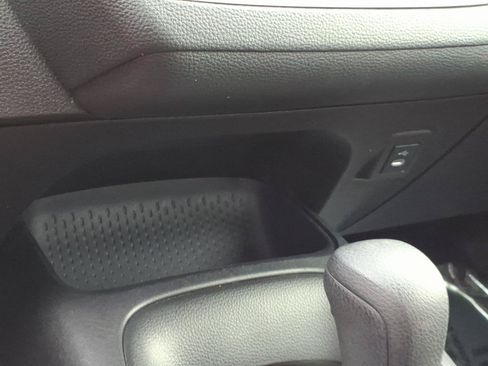 Used 2025 Toyota Corolla LE FWD image 19
