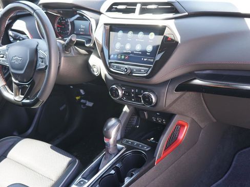 Used 2021 Chevrolet TrailBlazer RS w/ Technology Package FWD image 28