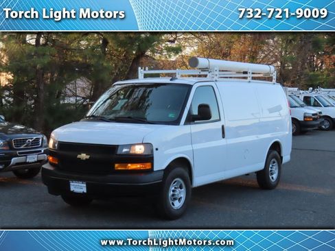 Used 2019 Chevrolet Express 3500 w/ Driver Convenience Package image 1